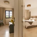 19 Duquesa Del Duque 3 Bedrooms