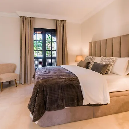 빌라 19 Duquesa Del Duque 3 Bedrooms