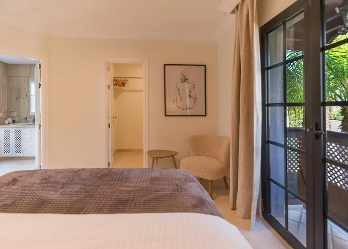 19 Duquesa Del Duque 3 Bedrooms * Адехе