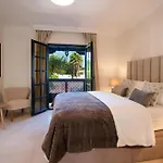 19 Duquesa Del Duque 3 Bedrooms Вілла Адехе