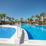 19 Duquesa Del Duque 3 Bedrooms