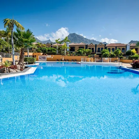 Villa 19 Duquesa Del Duque 3 Bedrooms *