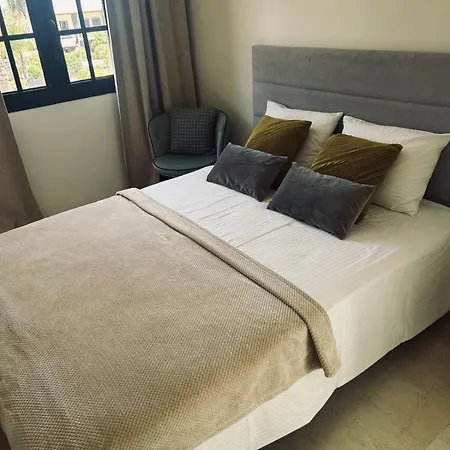19 Duquesa Del Duque 3 Bedrooms Вілла