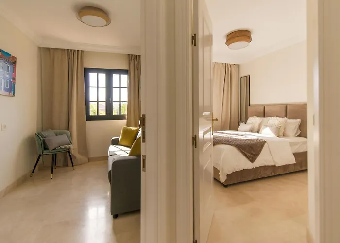 19 Duquesa Del Duque 3 Bedrooms