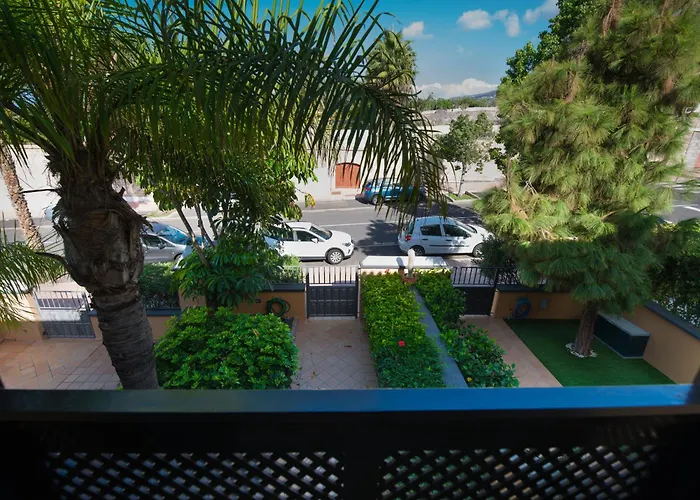 19 Duquesa Del Duque 3 Bedrooms Villa *